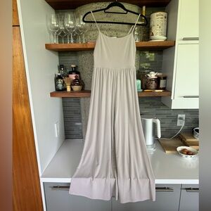 Aritzia Wilfred Market Jumpsuit (XS) in Ashen